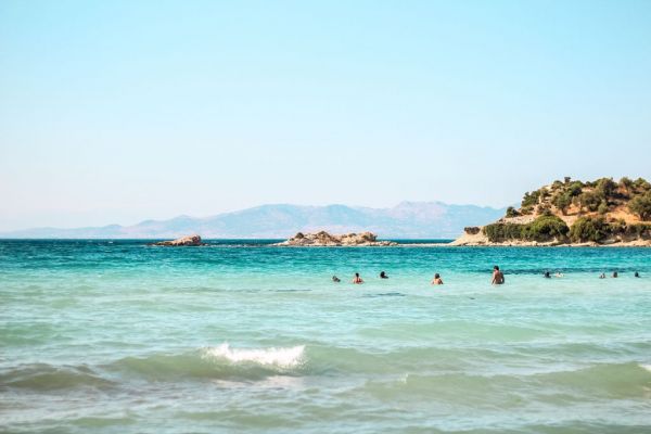 Προς πώληση η νήσος «Αργινούσες» του Αιγαίου έναντι 54 εκατ. δολαρίων