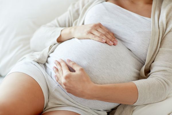 Μόσιαλος : Δεν υπάρχει αυξημένος κίνδυνος από τον εμβολιασμό στη διάρκεια της εγκυμοσύνης