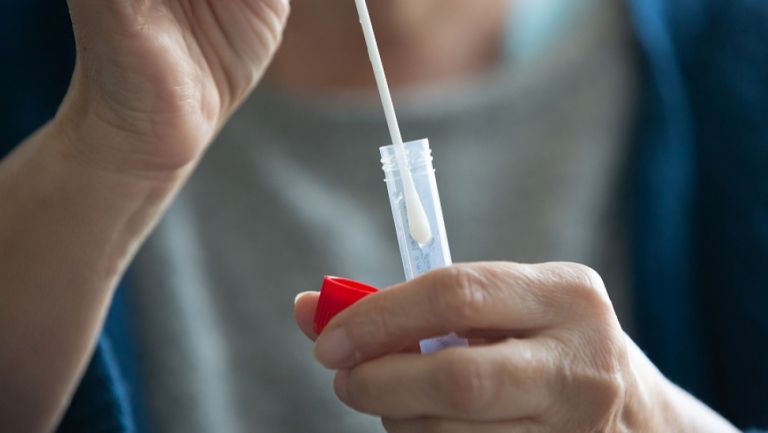 Self test : Η δωρεάν διάθεσή τους και η αντιδράσεις των φαρμακοποιών