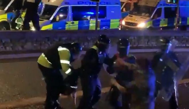 Μπρίστολ : Σκύλος της αστυνομίας δαγκώνει αστυνομικό και απελευθερώνει πολίτη