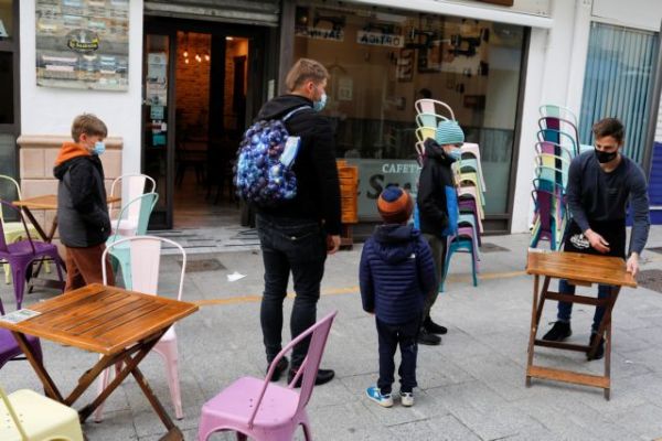 Ισπανία : Πάνω από 70.000 τα θύματα της πανδημίας