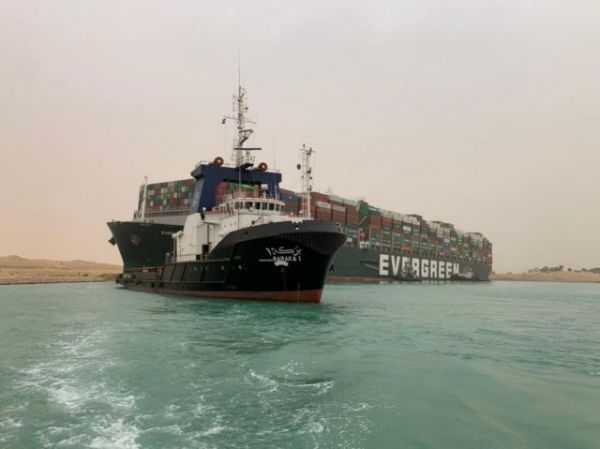 Διώρυγα του Σουέζ : Εκτινάχθηκαν τα ναύλα για μεταφορές πετρελαίου