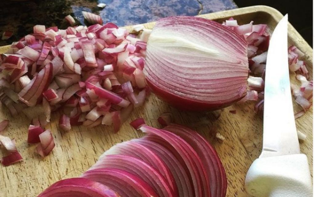 Εσείς ξέρετε το μυστικό να κόβετε κρεμμύδι δίχως δάκρυα;