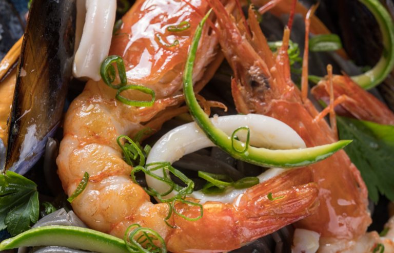 Τέλεια ιδέα για την σαρακοστή: Μαύρες ταλιατέλες με θαλασσινά