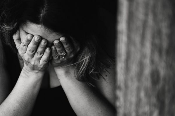 Η σπάνια ιατρική περίπτωση 25χρονης που έχυνε δάκρυα από αίμα στη διάρκεια της περιόδου της