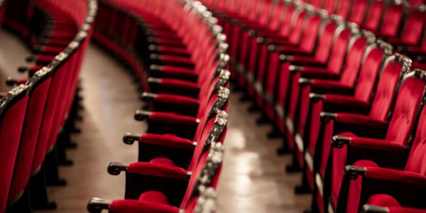 Έρχεται ομαδική καταγγελία στο ΣΕΗ από γνωστούς ηθοποιούς για συνάδελφό τους