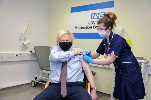 Βρετανία : Το εμβόλιο της AstraZeneca έκανε ο πρωθυπουργός Μπόρις Τζόνσον