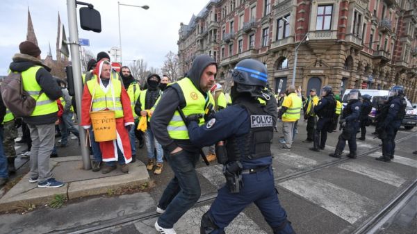 Γαλλία : Δικαστική επιτροπή αποφάσισε την καταβολή 30.000 ευρώ αποζημίωσης σε ηγέτη των κίτρινων γιλέκων