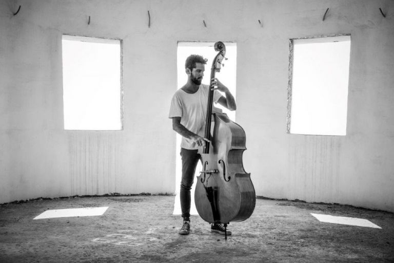 Petros Klampanis Trio σε live streaming από το Half Note