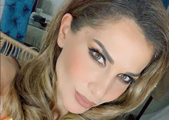 Δέσποινα Βανδή : Η σχέση της με την Άννα Βίσση, η πρωτιά στο Spotify και το ελληνικό #MeToo