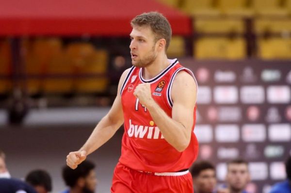 Ολυμπιακός : Η εκτόξευση του Βεζένκοφ