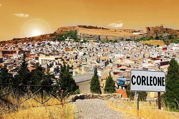 Ιταλία: Παραιτήθηκε ο δήμαρχος του χωριού του «Νονού» – Αποκαλύφθηκε πως εμβολιάστηκε παράτυπα