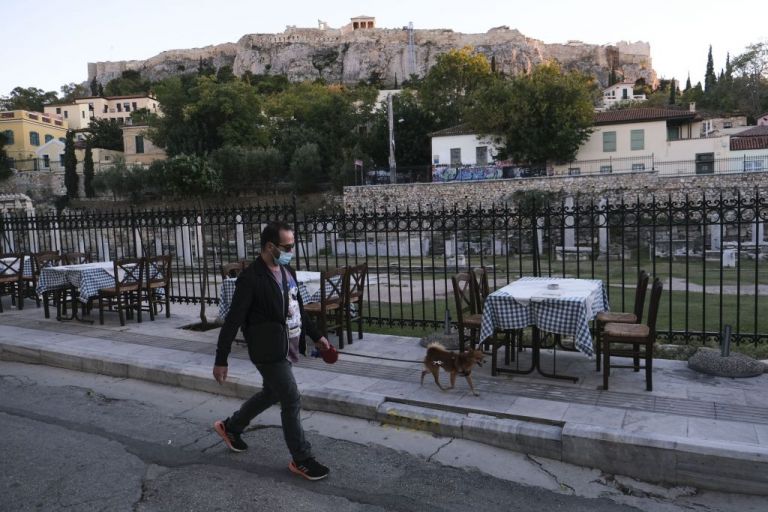 Ρόδος: Κόβουν το ρεύμα σε άνεργους του εποχικού τουρισμού – «Δεν ξέρουμε πώς θα επιβιώσουμε»