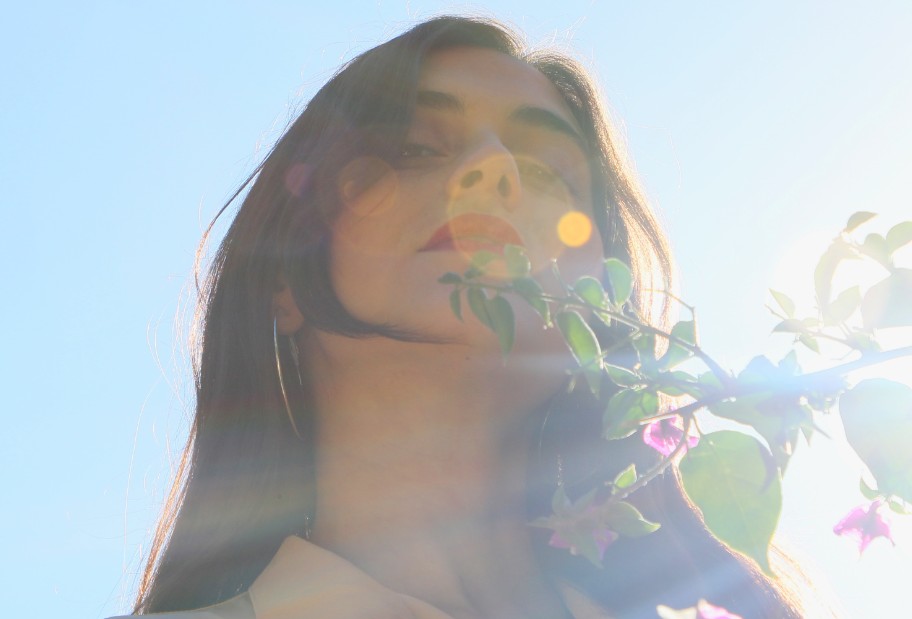 Την πρώτη της «Βόλτα» κάνει η Νεφέλη Φασούλη σε συνοδοιπόρο τον Φοίβο Δεληβοριά