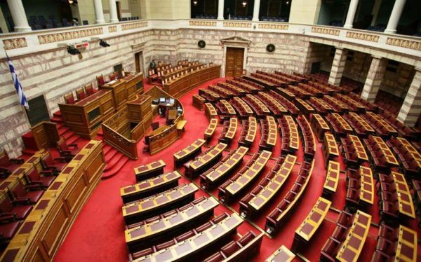 Στη Βουλή το πολυνομοσχέδιο με τις ρυθμίσεις για τις συνέπειες της πανδημίας