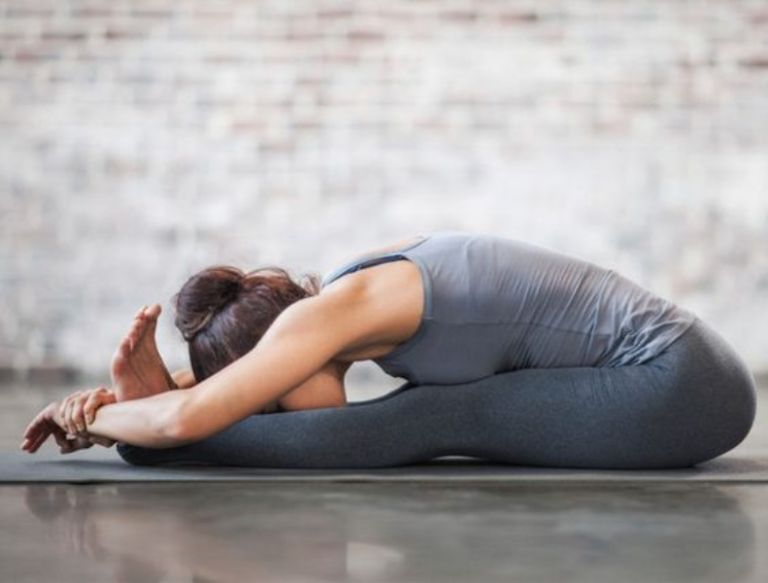 Ασκήσεις γιόγκα για όσους δουλεύουν σε υπολογιστή όλη μέρα