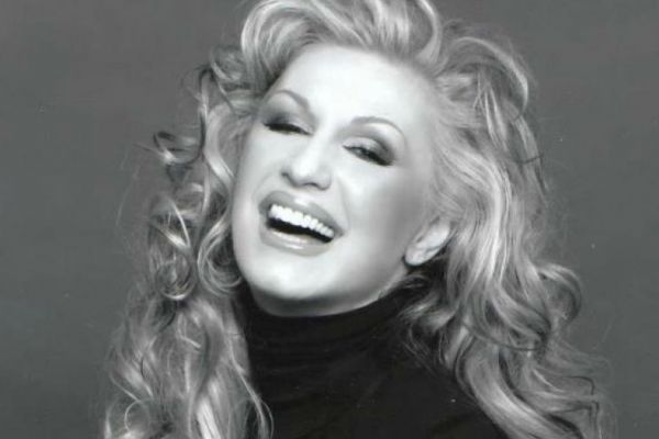 Σόφη Ζαννίνου: “Έχω πουλήσει και τα χρυσαφικά μου για να αντέξω μια σεζόν που είπα όχι σε δουλειά”