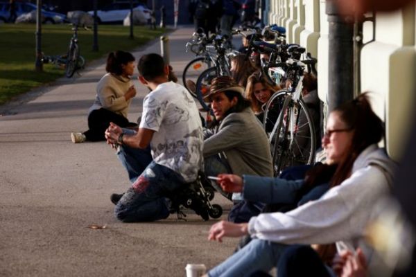 Αυστρία : Στα ύψη τα κρούσματα και την Πέμπτη