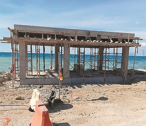 Σκάνδαλο: Φτιάχνουν αντλιοστάσια λυμάτων πάνω στο κύμα