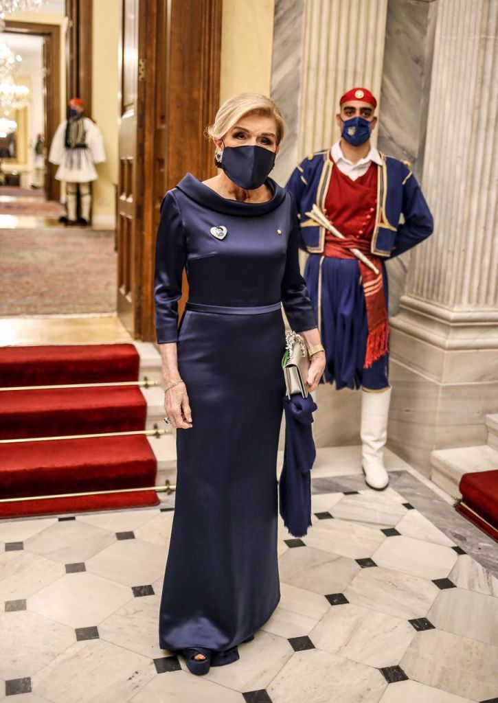 Εντυπωσίασε η Μαριάννα Βαρδινογιάννη με δημιουργία της Celia Kritharioti