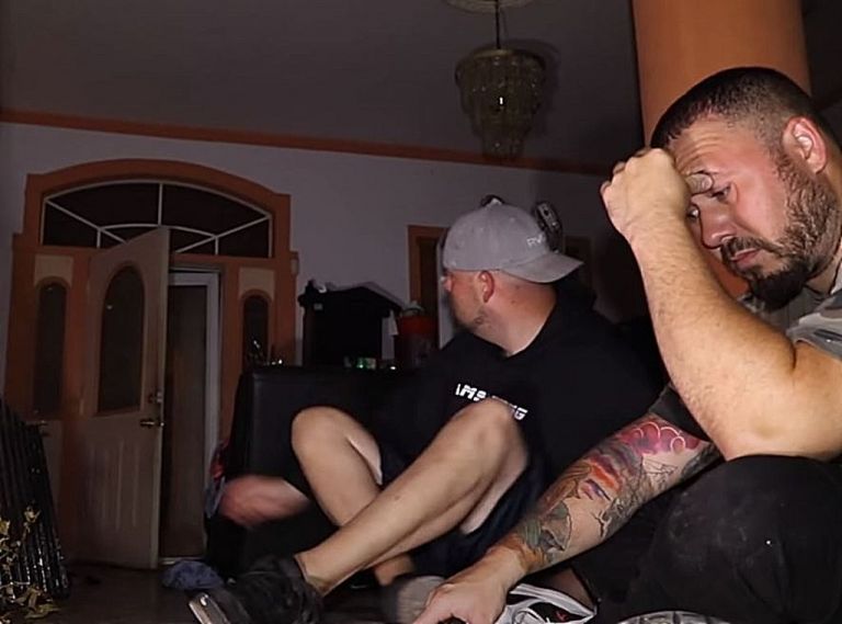 Δύο εξερευνητές αποκαλύπτουν πώς είναι να μένει κανείς σε ένα…στοιχειωμένο σπίτι – Ανατριχιαστικό βίντεο