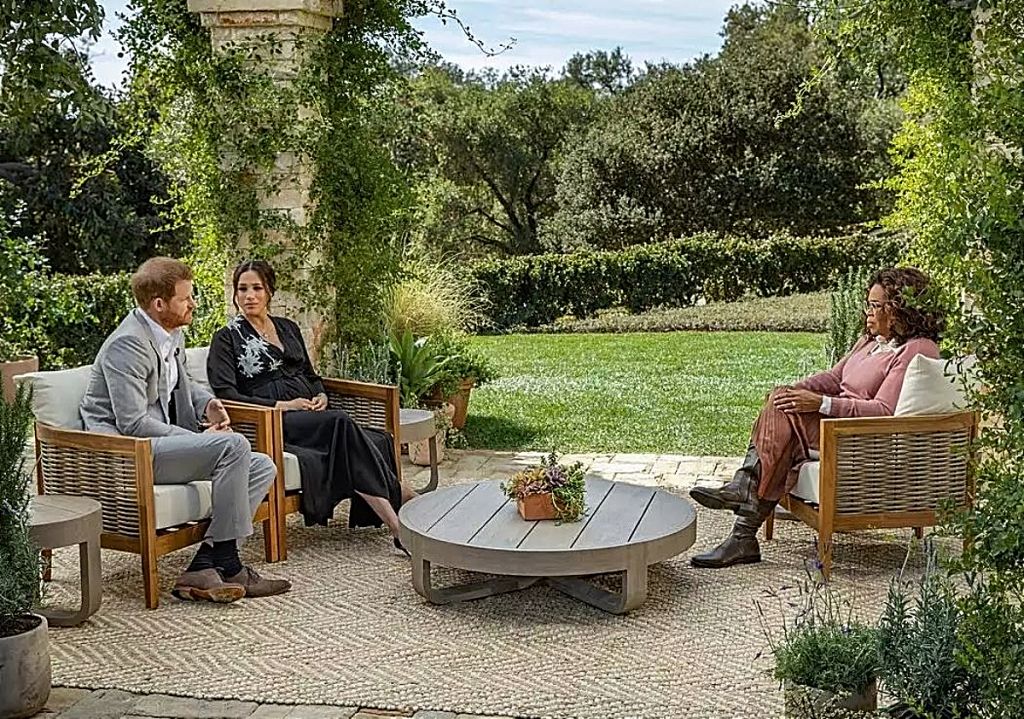 Μέγκαν Μαρκλ : Δείτε την πιο τέλεια στυλιστική της επιλογή – Τα «καρφιά» του ζεύγους κατά του Παλατιού