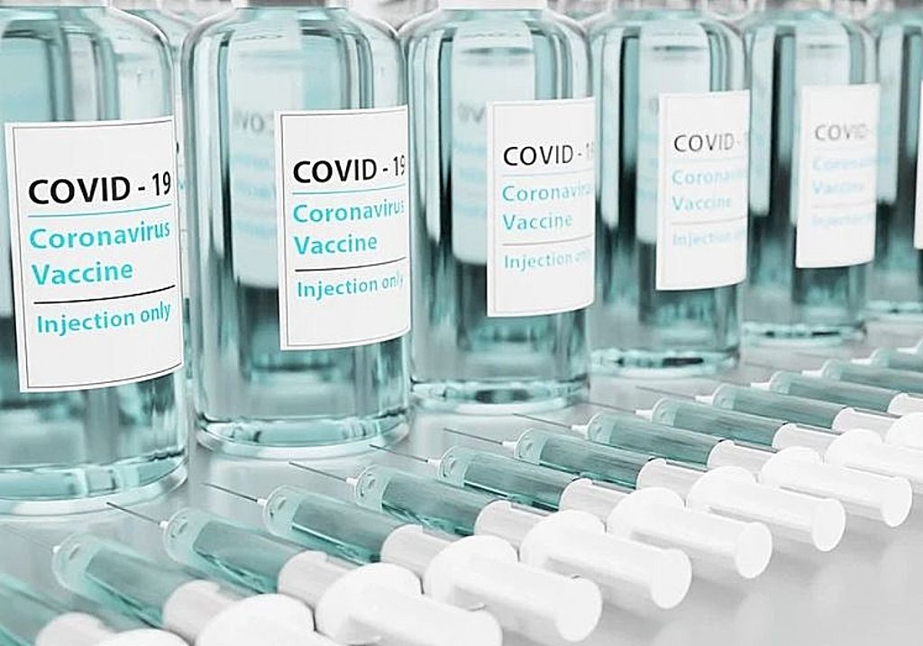 Το Facebook θα επισημάνει όλες τις δημοσιεύσεις σχετικά με τα εμβόλια COVID-19