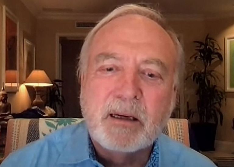 Grammys : Ο James Keach κέρδισε το τρόπαιο της νίκης και ευχαρίστησε τον…Jeffrey Epstein – Βίντεο