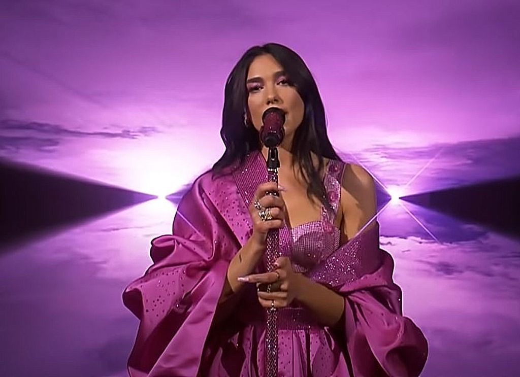 Dua Lipa : Υποψήφια για έξι βραβεία στα Grammys σε συνδυασμό με μια εξαιρετική παρουσίαση