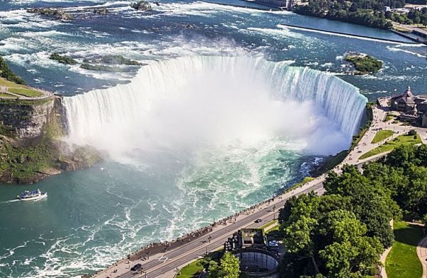 Αυτοί είναι οι πιο εντυπωσιακοί καταρράκτες του πλανήτη