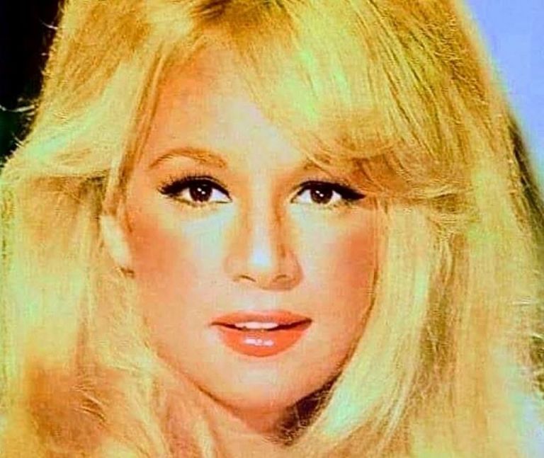 Ιστορική φωτογραφία : Αλίκη Βουγιουκλάκη, Άννα Φόνσου και Φρέντυ Γερμανός σε βραδινή έξοδο