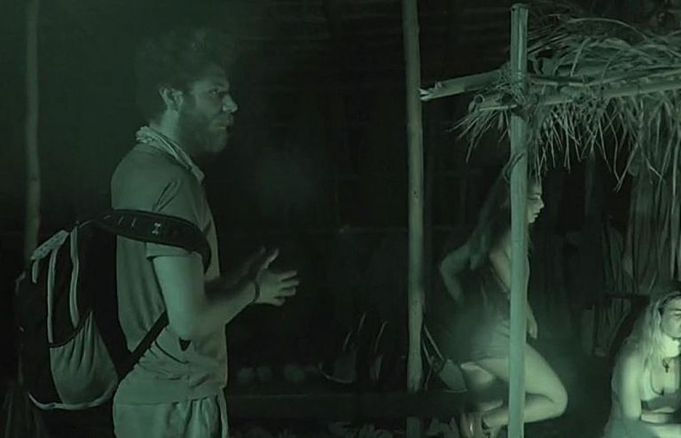 Survivor: Ο Νίκος Μπάρτζης δέχθηκε τα «αιχμηρά» σχόλια από την μπλε ομάδα και το Twitter απάντησε