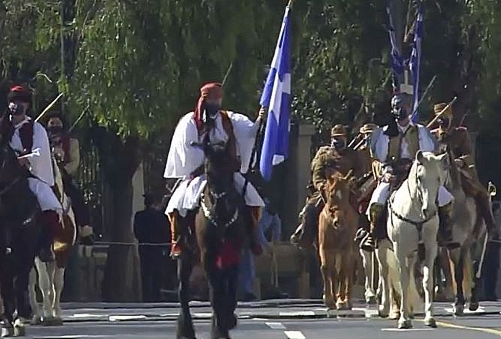 Οι έφιπποι «τράβηξαν τα βλέμματα» στη στρατιωτική παρέλαση της 25ης Μαρτίου