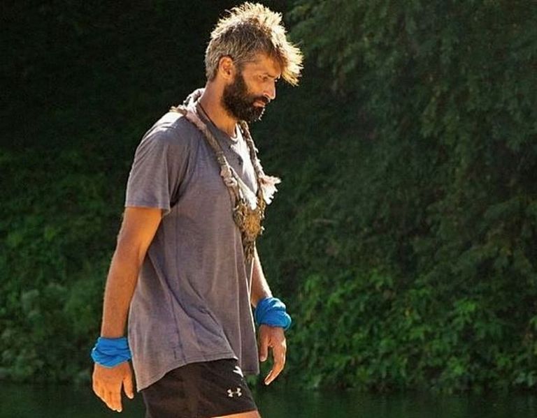 Survivor : Το ενδιαφέρον του «γύπα» Αλέξη Παππά για τη δεσμευμένη Ελένη Χαμπέρη