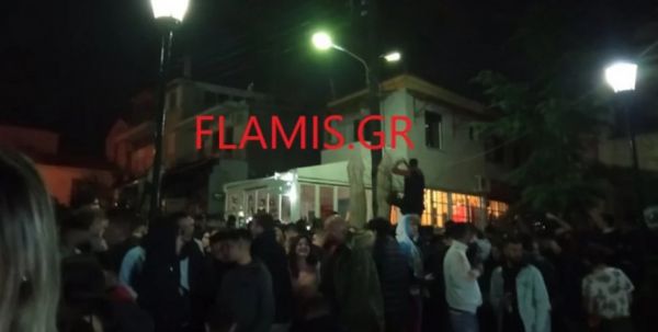 Πάτρα : «Φωτιές» άναψε το κορονοπάρτι στις σκάλες του Αγίου Νικολάου – Έξαλλοι οι έμποροι