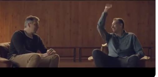 Διαμαντίδης και Παπαλουκάς…και «βάλτο αγόρι μου» στο σποτ για τους εμβολιασμούς