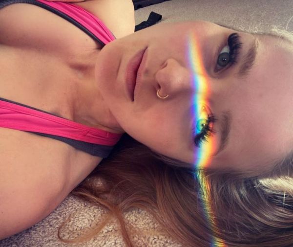 Κάρολιν Τζουλιάνι: «Το σεξ με ζευγάρια με έκανε καλύτερο άνθρωπο»