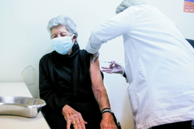 Εμβολιασμός : Πιο γρήγορη η διαδικασία με τη «Λίστα αναμονής»