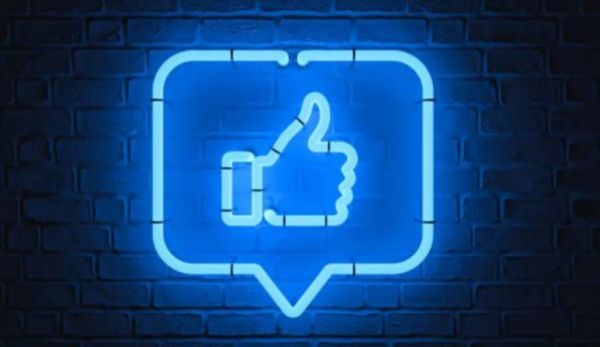 Facebook: Άδεια μετ’ αποδοχών σε θύματα ενδοοικογενειακής ή σεξουαλικής βίας