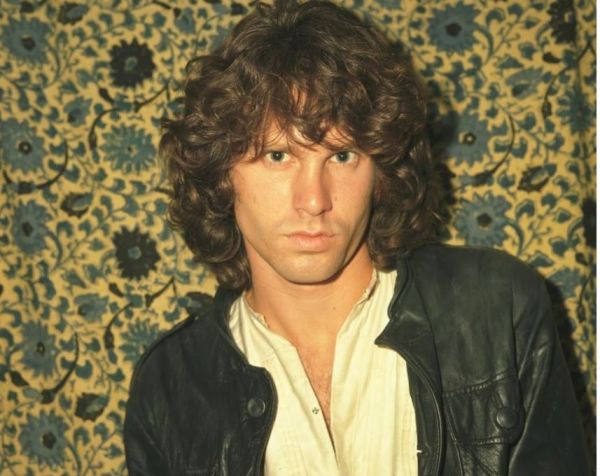 «The Collected Works of Jim Morrison»: Ο γνωστός και άγνωστος Τζιμ Μόρισον σε ένα νέο βιβλίο