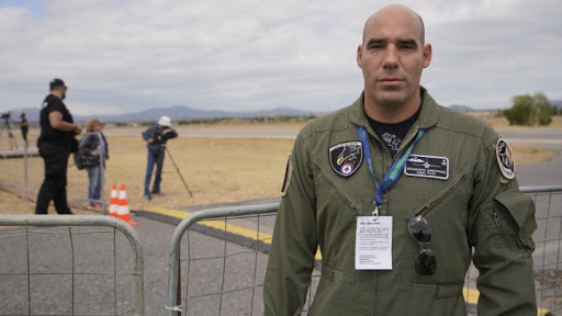 25η Μαρτίου: Επισμηναγός Δημήτρης Βολακάκης-Ποιος είναι ο πιλότος της «ΖΕΥΣ» που μας έκανε υπερήφανους με το μήνυμά του
