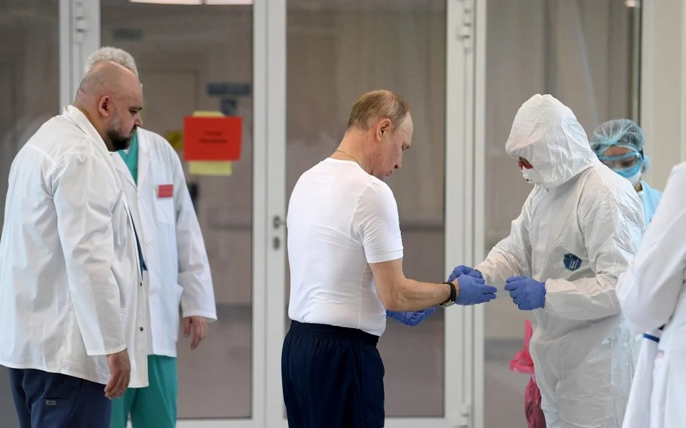 Κοροναϊός : Εμβολιάστηκε ο Πούτιν - Δεν αποκαλύπτει με ποιο εμβόλιο
