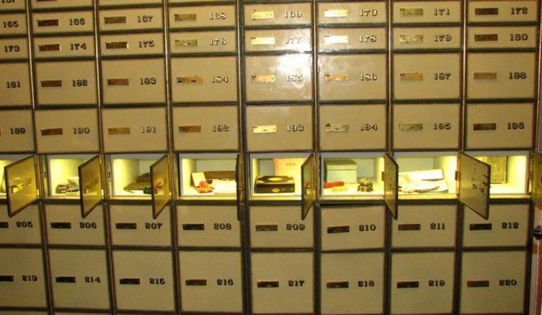 Ριφιφί στο Ψυχικό: Δυο γνωστοί Αθηναίοι ύποπτοι για τη μυστηριώδη κλοπή