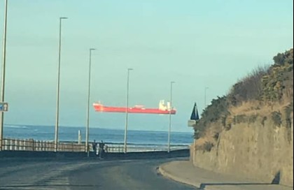 Απόκοσμο: Άνδρας βιντεοσκόπησε πλοίο να… πετά στον ουρανό