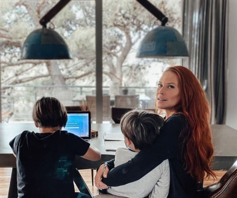 Σίσσυ Χρηστίδου: Οικογενειακή Καθαρά Δευτέρα μαζί με τον Μαραντίνη