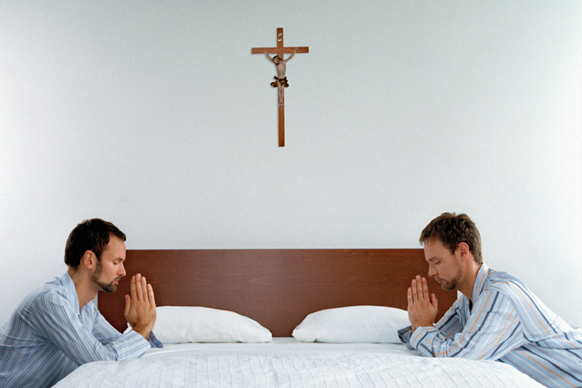 Πρώην ιερέας αποκαλύπτει: «Κληρικοί κάνουν σεξ για προαγωγή»