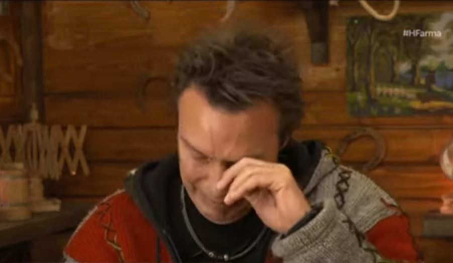 Στράτος Τζώρτζογλου: Έβαλε τα κλάματα στη Φάρμα