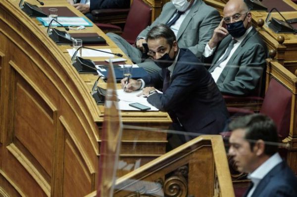 Μετωπική σύγκρουση Μητσοτάκη – Τσίπρα στη Βουλή για τη βία: Ποιες ανακοινώσεις θα κάνει ο πρωθυπουργός