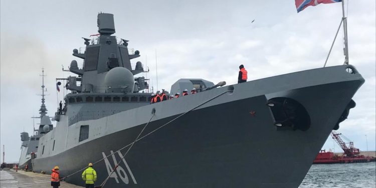 25η Μαρτίου : Η ρωσική υπερσύγχρονη φρεγάτα «Admiral Kasatonov» στον Πειραιά