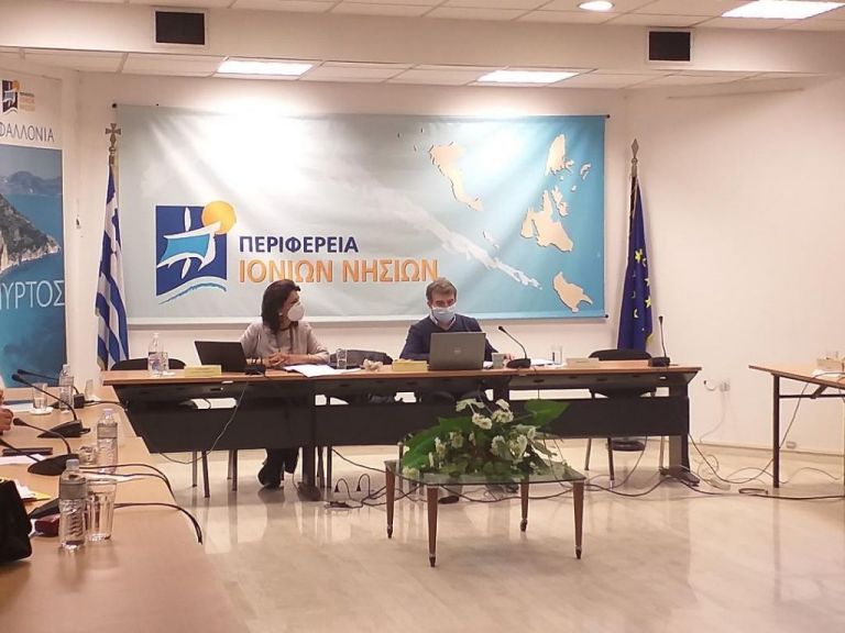 Στην Κέρκυρα ο Χρυσοχοΐδης: Συστάσεις σε φορείς να εμβολιαστούν όλοι με τη σειρά τους